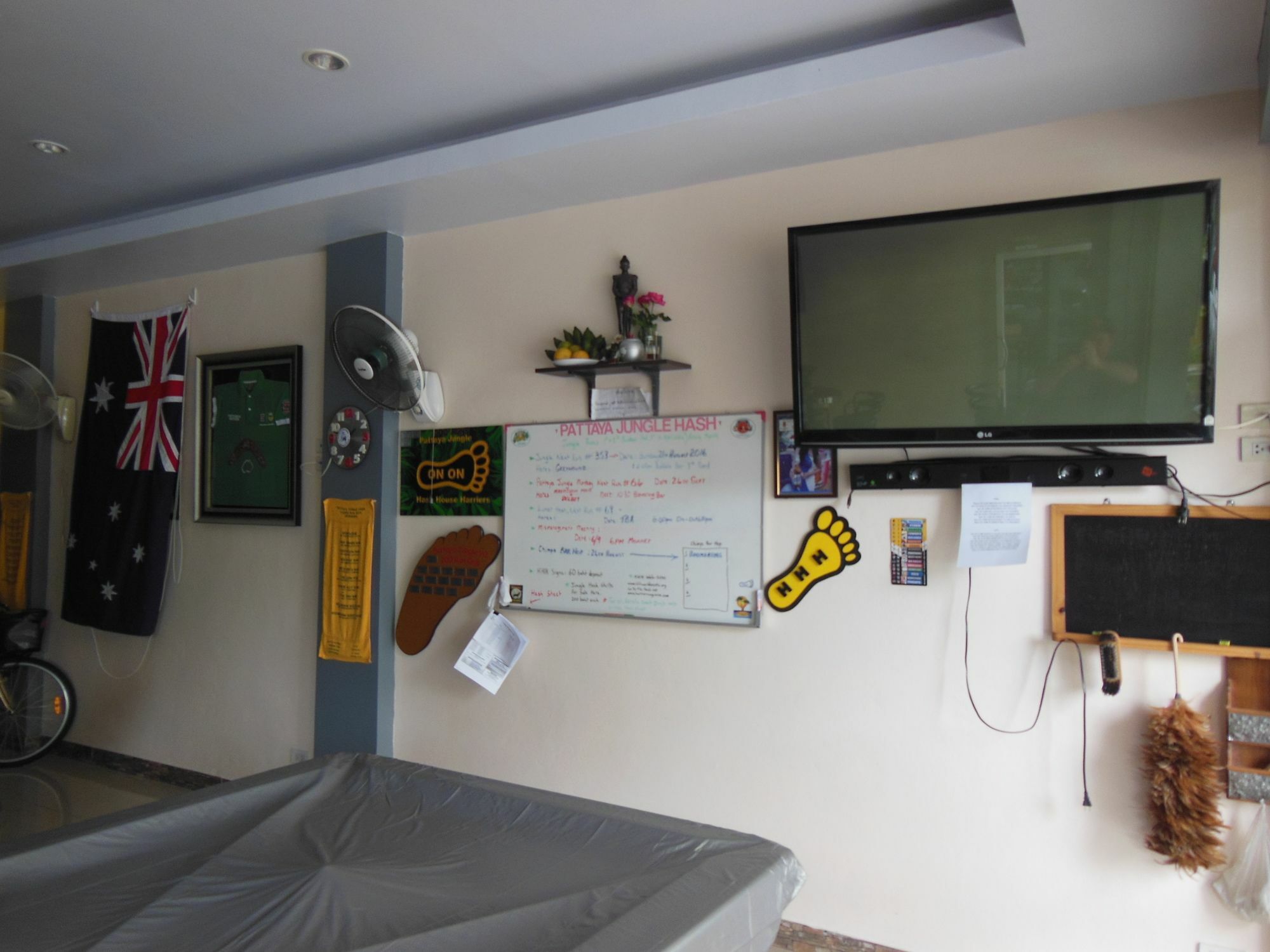 Boomerang Guesthouse And Bar Pattaya Exterior photo